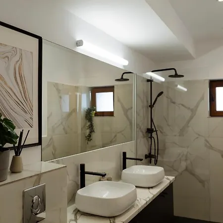 Appartamento Luxurious 3br Flat - Amazing Views - 3 Balconies Bucarest